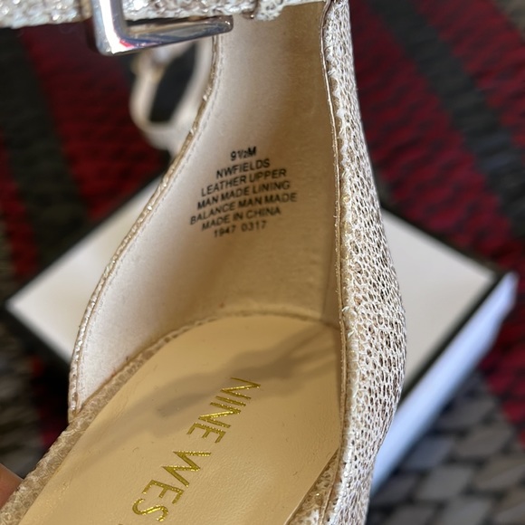 New in box NineWest ankle strap block heels in 9.5 - Picture 3 of 6